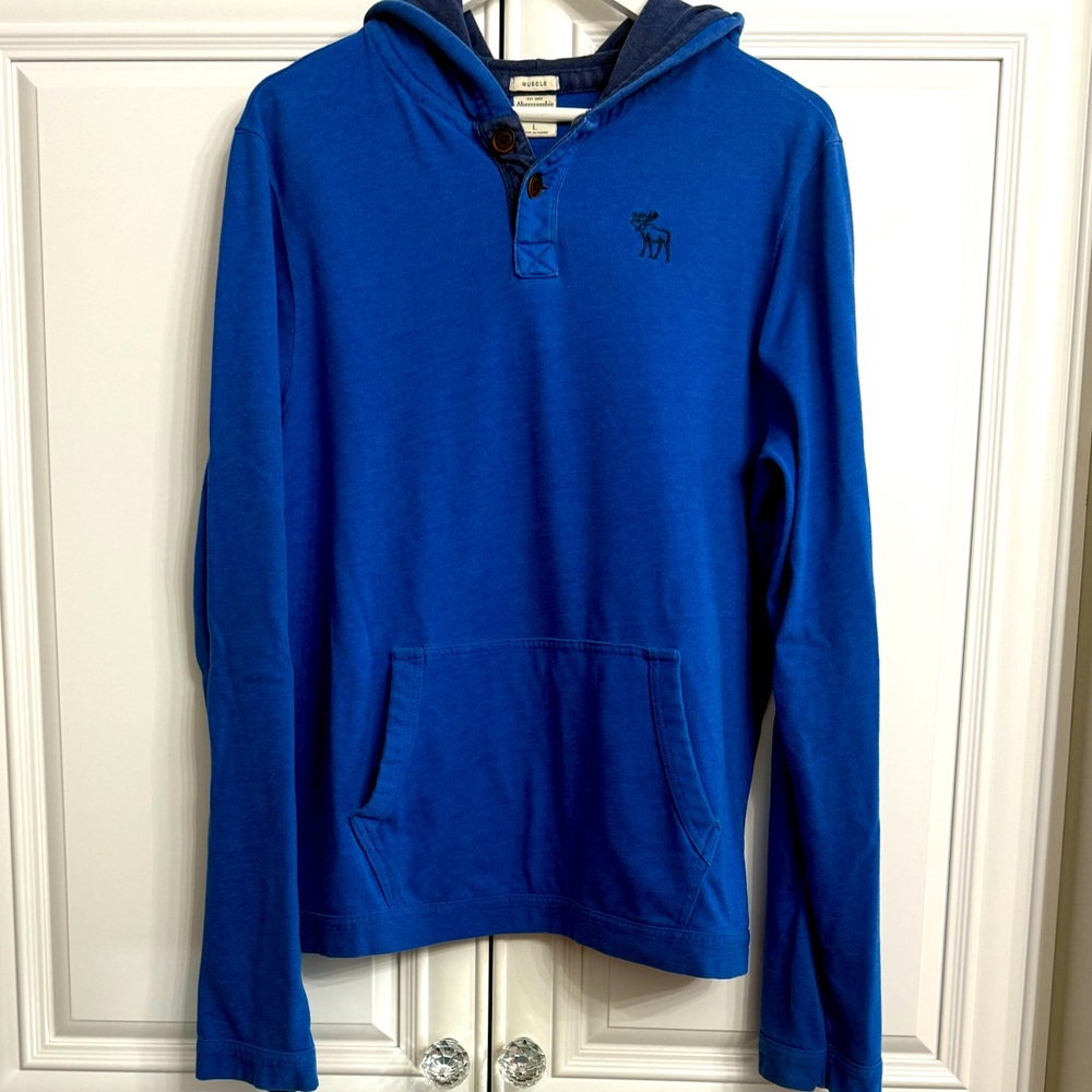 Abercrombie + Fitch Men’s Size Large Blue Pull-On Hoodie 2 Buttons at Neck Front